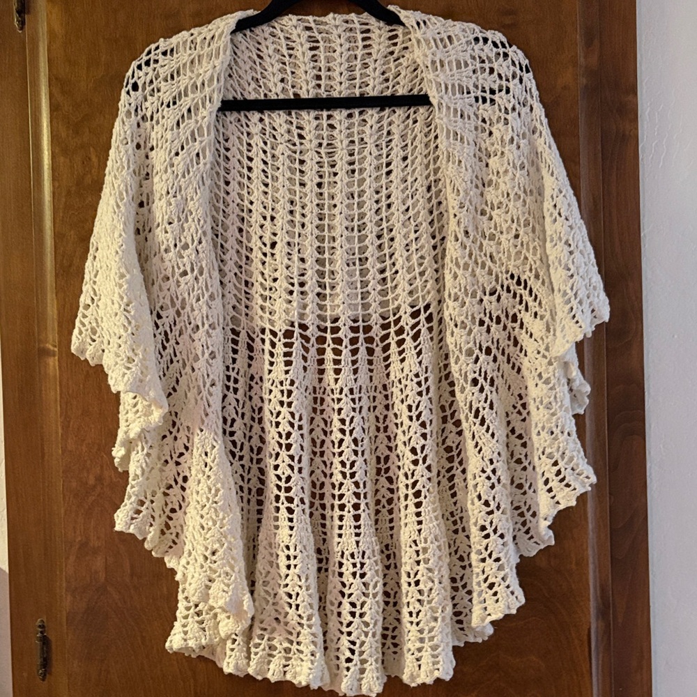 Chic Cream Open-Knit Women's Shawl/Shrug M